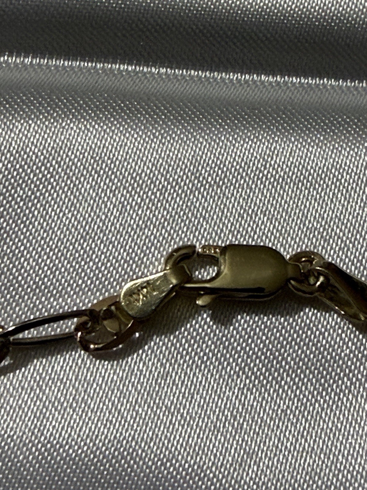 14K Yellow Gold Figaro Chain Necklace with Lobster Clasp, No Stone, 8.13 grams
