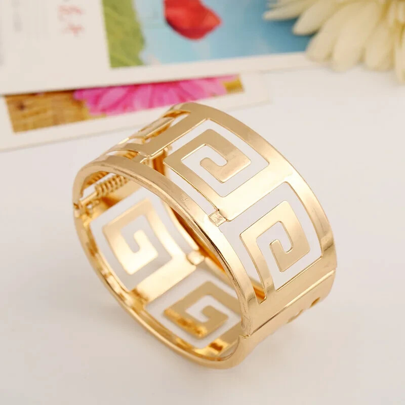 NEW Women’s Fashion Cuff Bracelet Bangle jewelry Greek Key 18K yellow GP