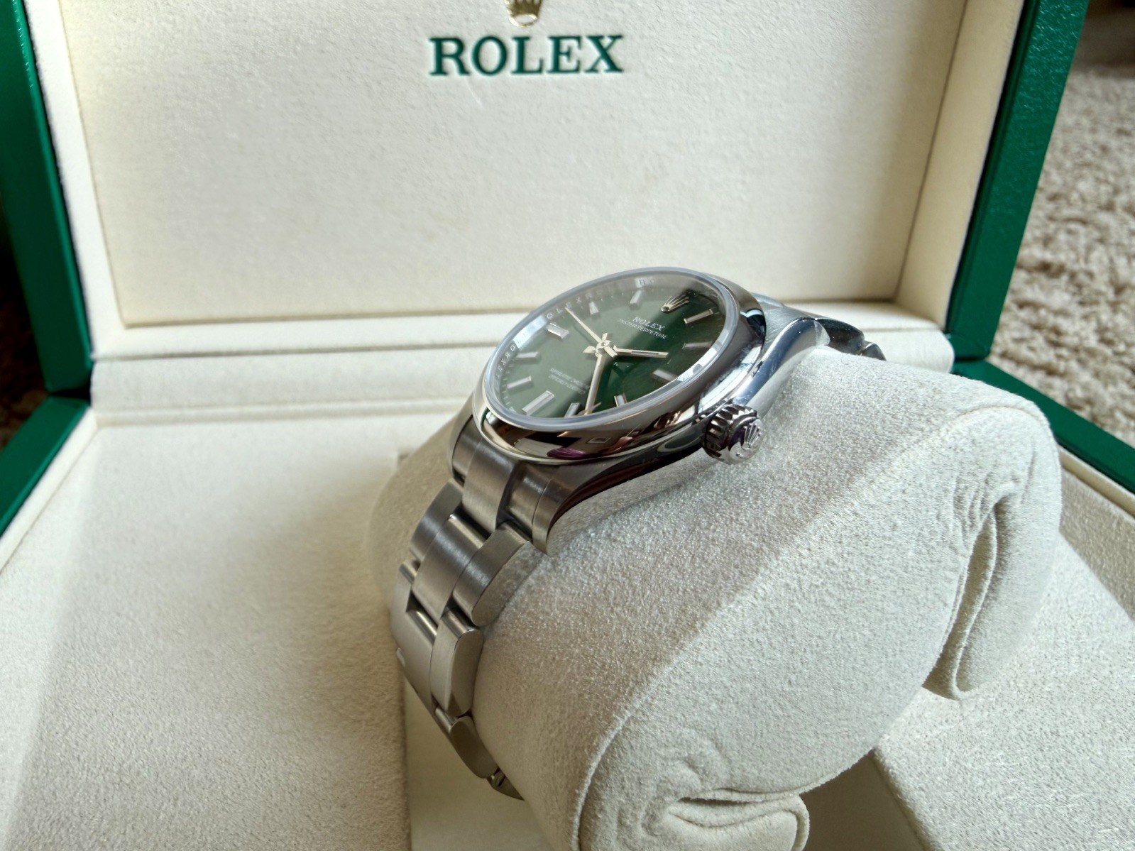 NEW Jan 2026 Rolex Oyster Perpetual 277200 31mm Green UNWORN