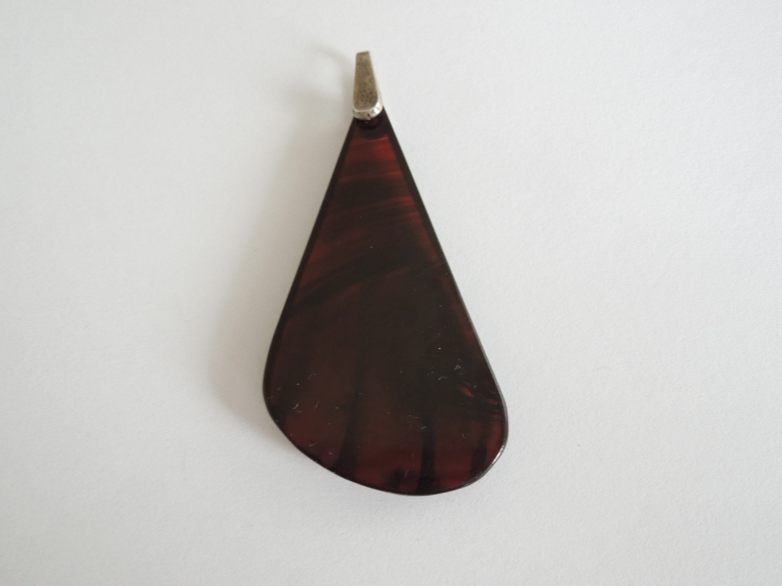 Vintage Pendant Bakelite Tested Cherry Cherry 8.3 G/6.6 X 3.3 Cm