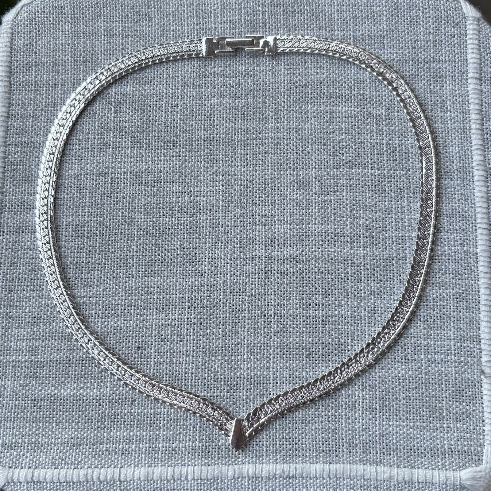 Napier Silver Tone Chevron Herringbone Collar Necklace Textured V Shape
