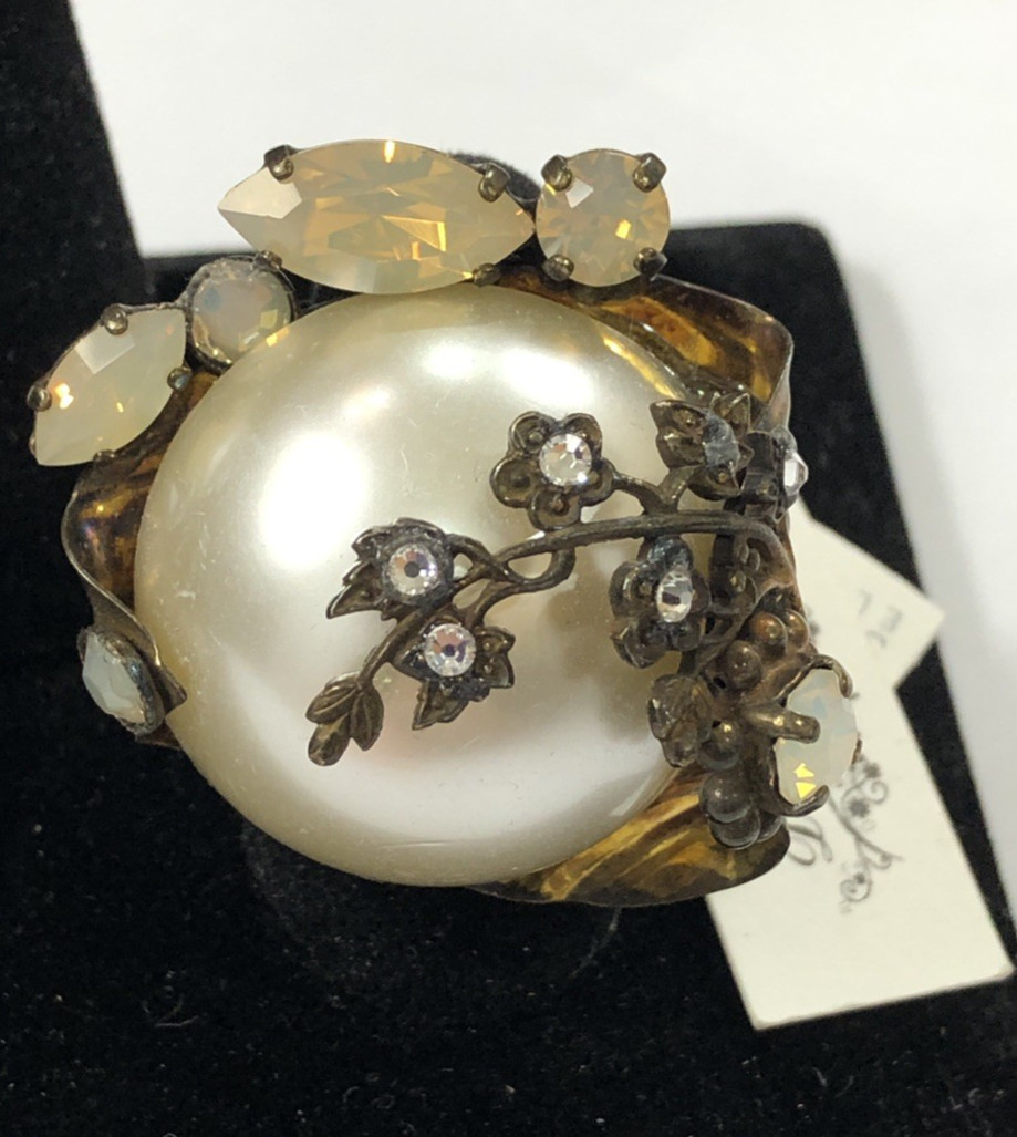 Dimitriadis Ring Art Wear Crystal Anthropologie Adjustable Size 6.5 to 7.5 – NWT