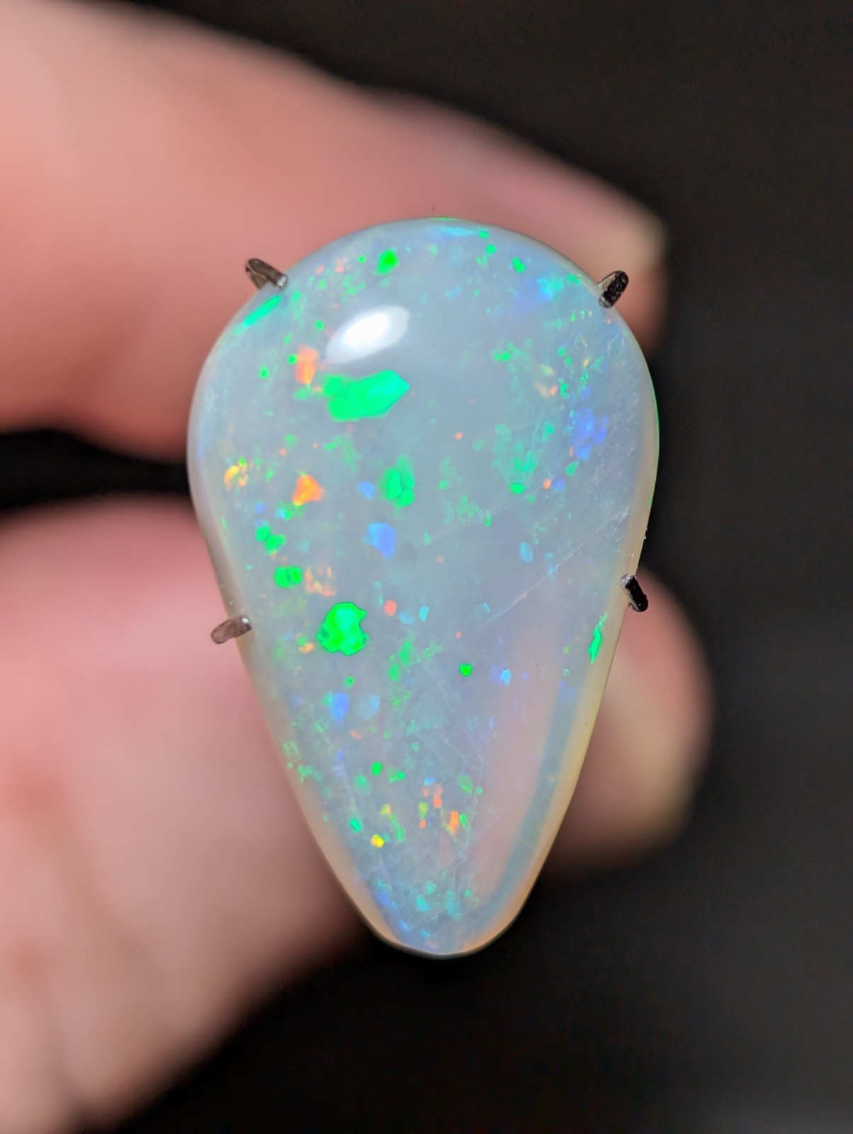 7.8 ct GEM CRYSTAL OPAL from the LAMBINA Field – 20.3×12.8×5.7mm – Australia