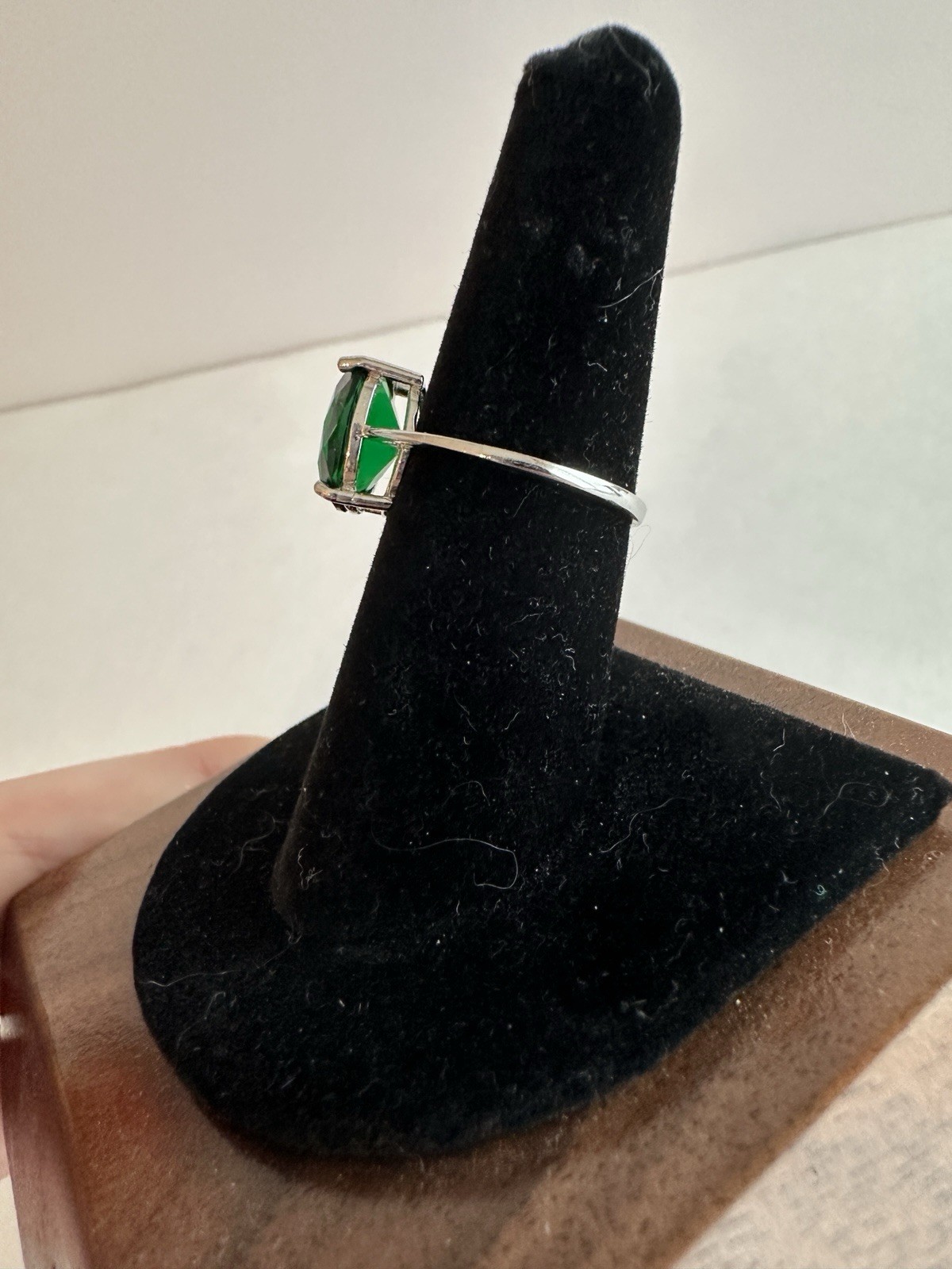 925 Sterling Silver Emerald-Colored Solitaire Ring Size 8