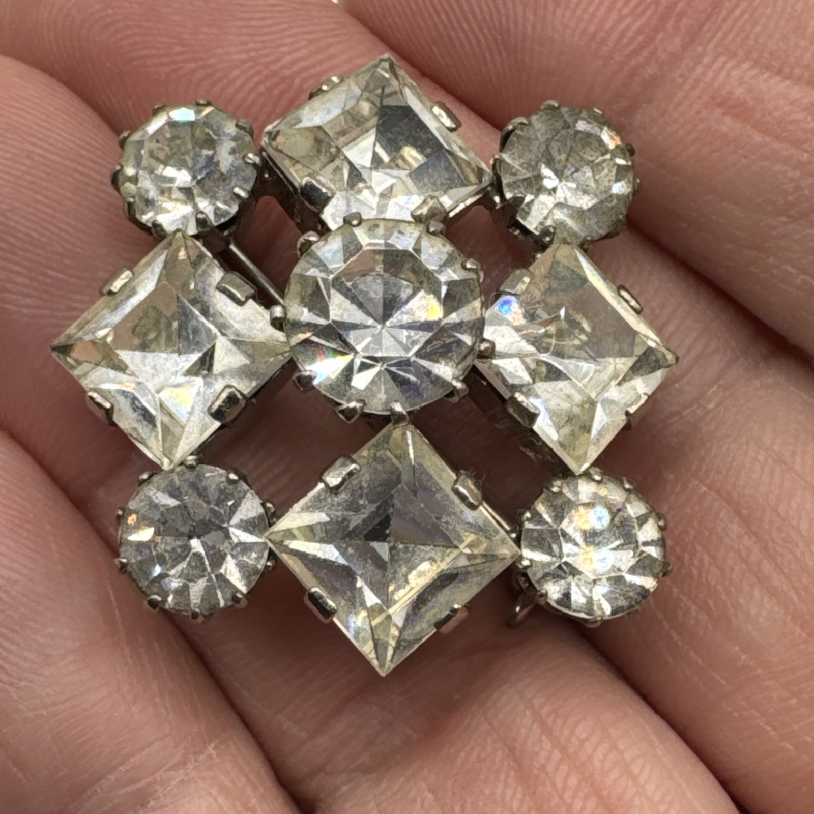 Vintage Elegant Clear Crystals Rhinestones Prong Brooch Silver Tone 1.25”x1.25”