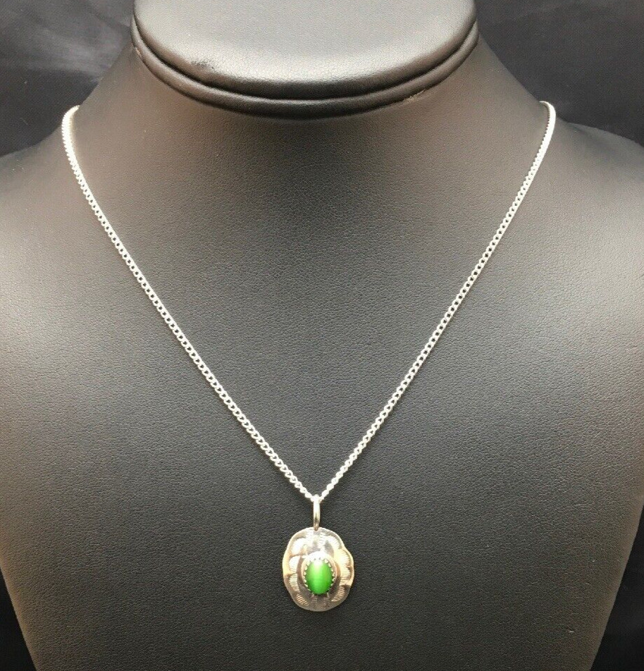 Native American Green Stone Pendant Navajo Sterling Silver Necklace 8956