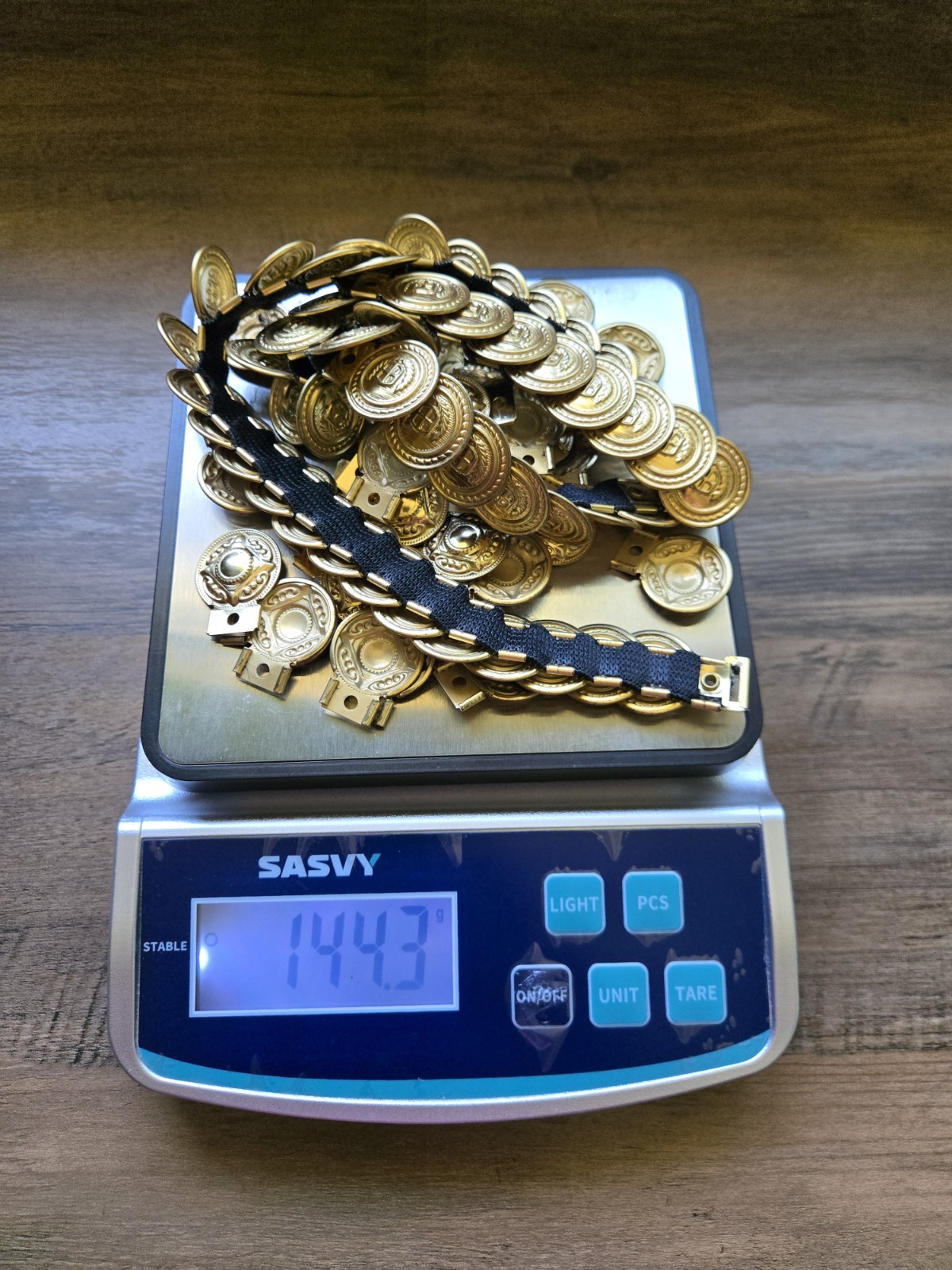 Gold-colored costume jewelry lot, 1,392.1 grams