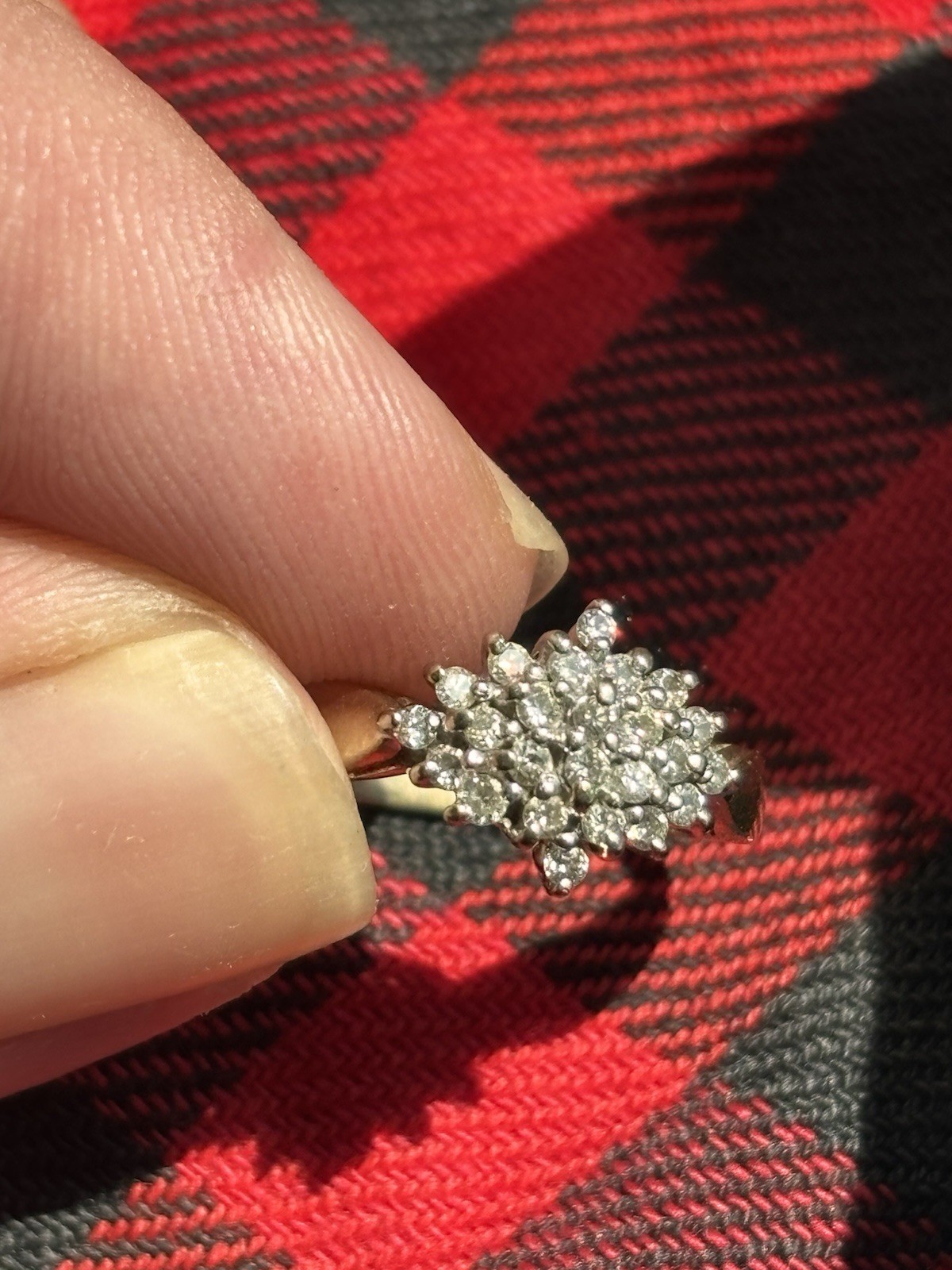 14K Yellow Gold Cluster Diamond Ring Size 7, 2mm Band, Round White Diamonds
