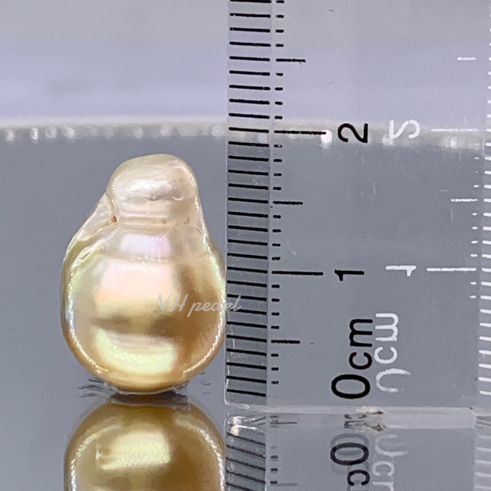 South Sea Pearl Gold Baroque 12.3mm x 17.5mm, 3.47g undrilled
