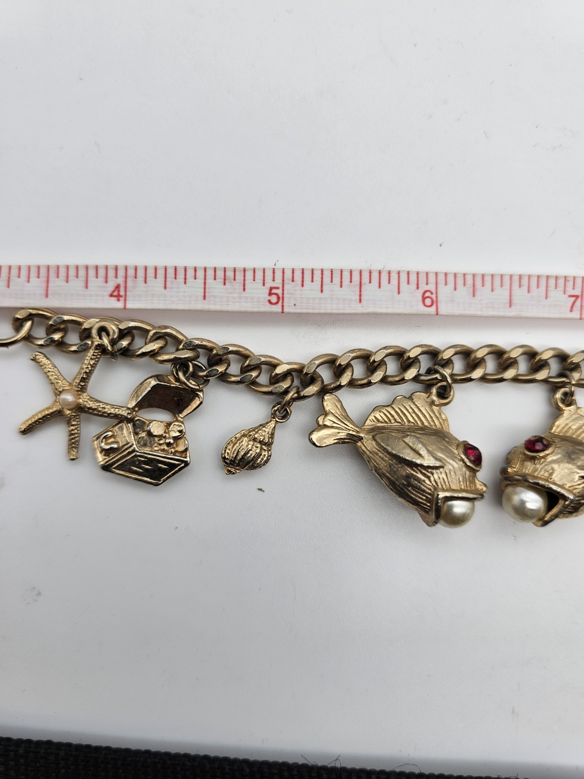 Vintage Gold Tone Sea Life Charm Bracelet 6.75″ Nautical Fish Starfish Seahorse