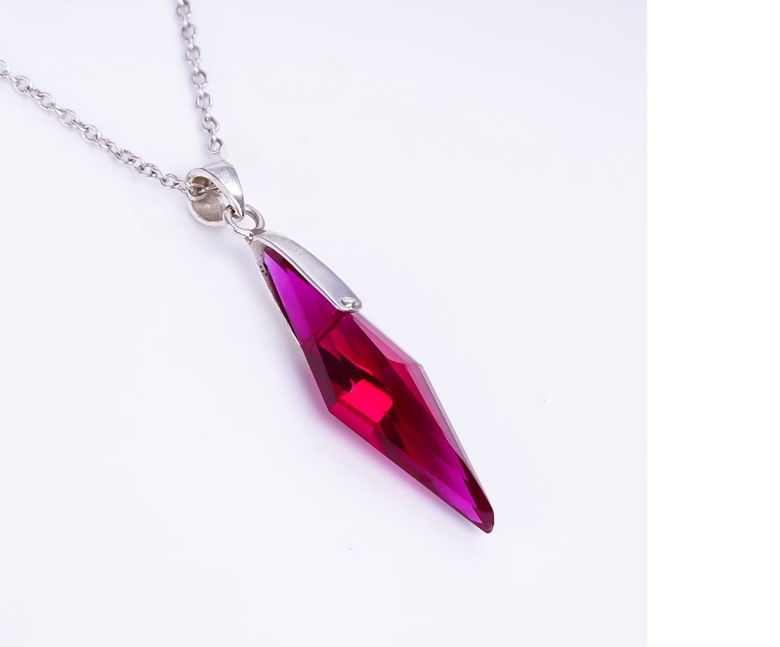 Certified 24 Ct Natural Red Ruby Gemstone Kite Cut Pendant In 925 Silver