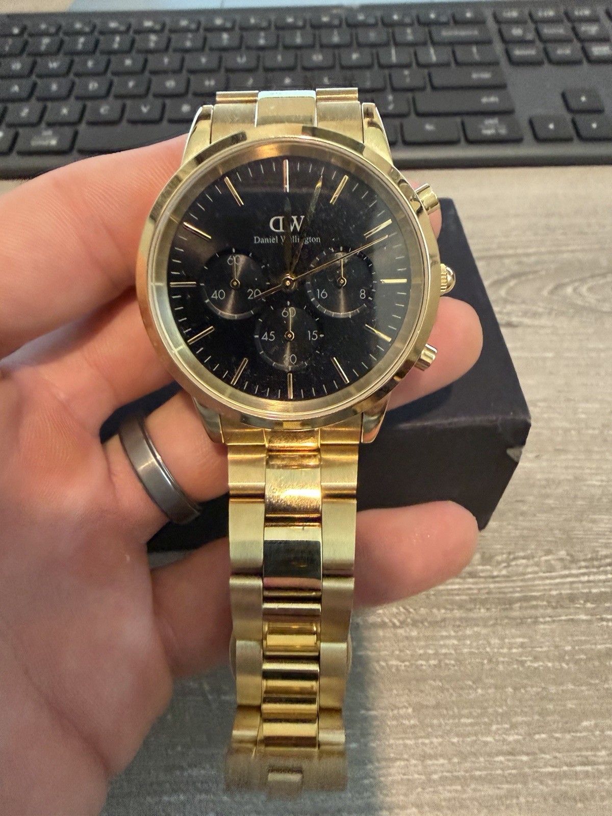 DANIEL WELLINGTON – Chronograph Link Onyx G – virtually BRAND NEW – MSRP $350