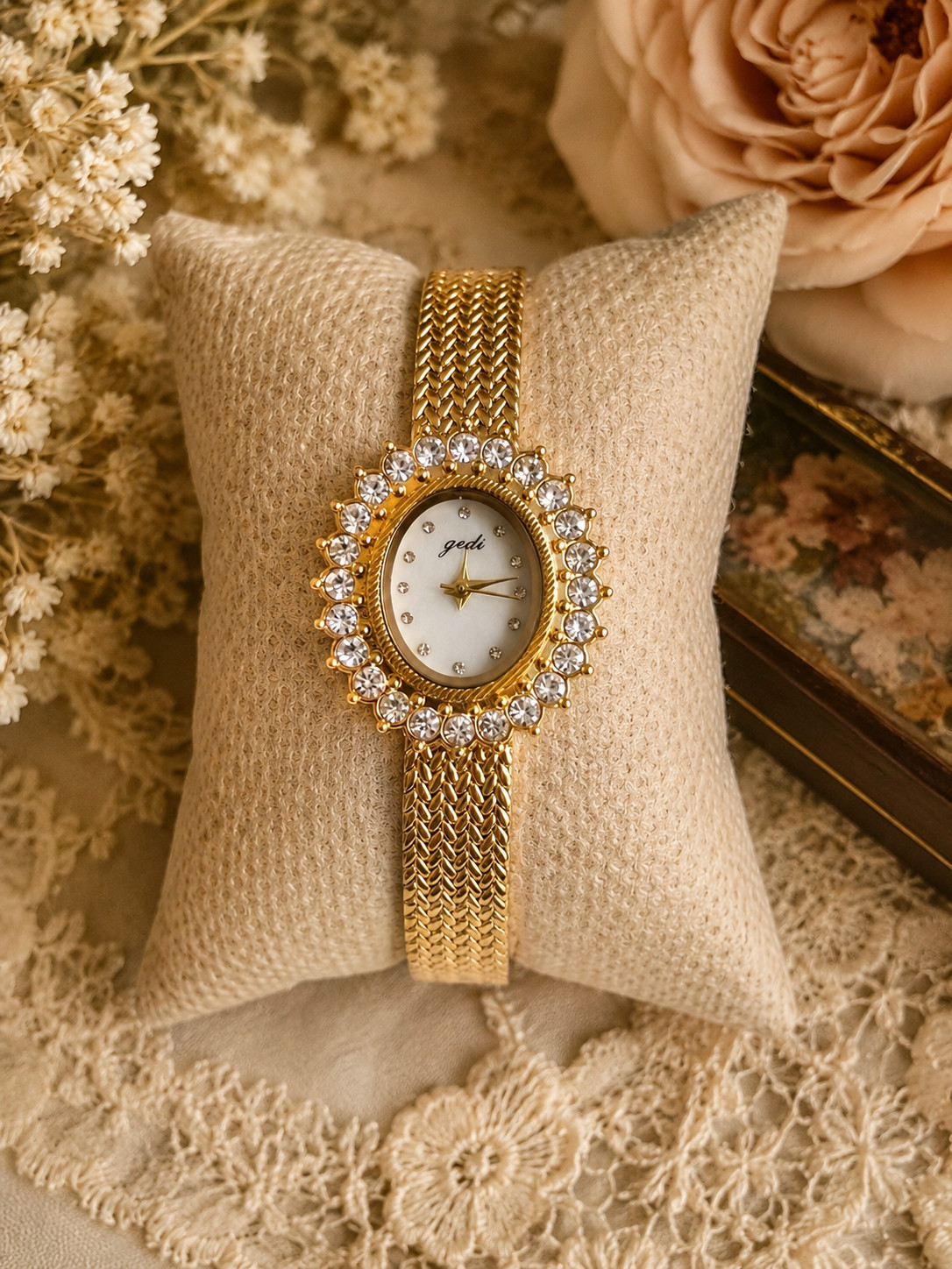 Women’s Gold Crystal Bracelet Watch Vintage Luxury Style Elegant Dress Watch NEW