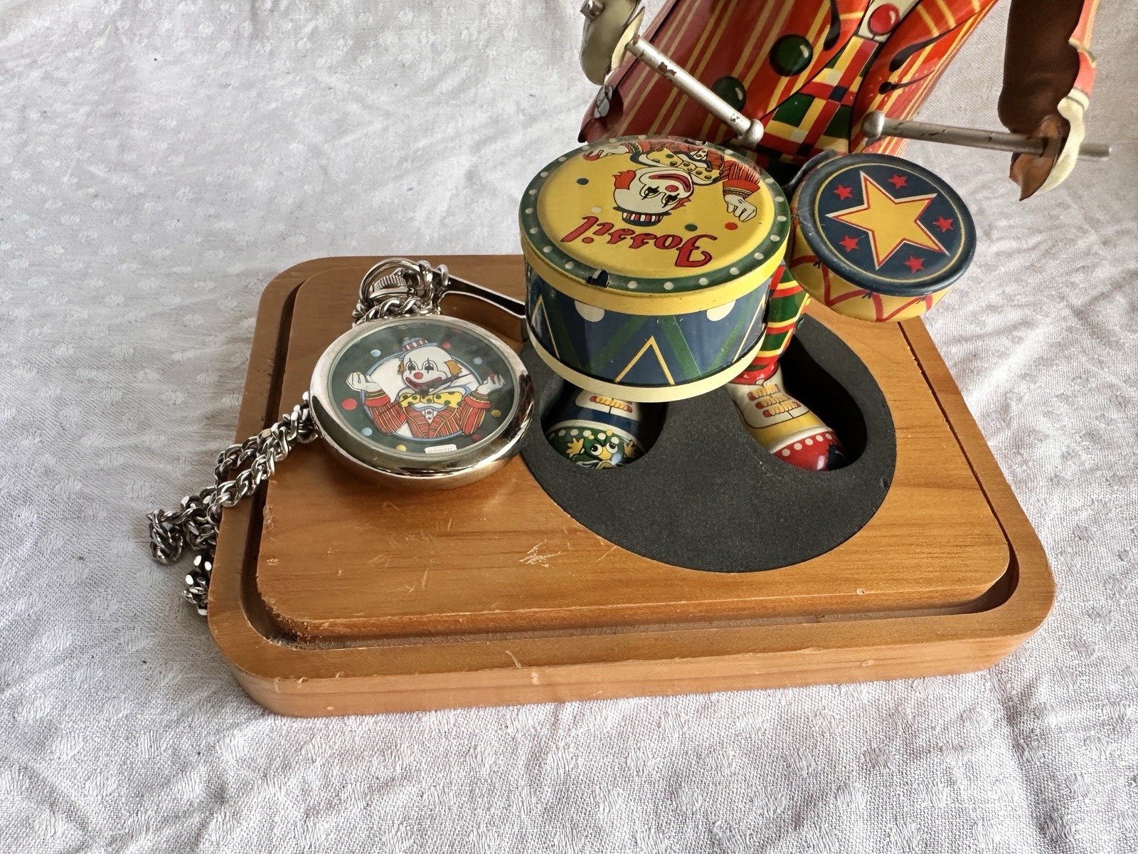 Fossil Pocket Watch With Gadget Clown Tin Limited Edition