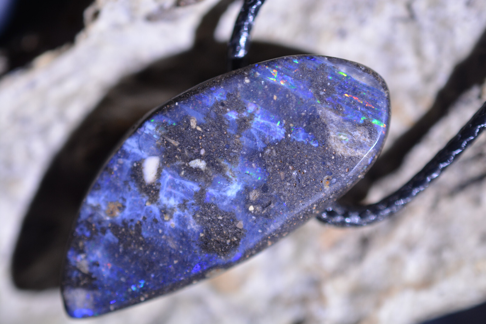 20ct 30x12x7 Rare Multicolor Black Basalt Veta Opal Necklace Honduras Gem