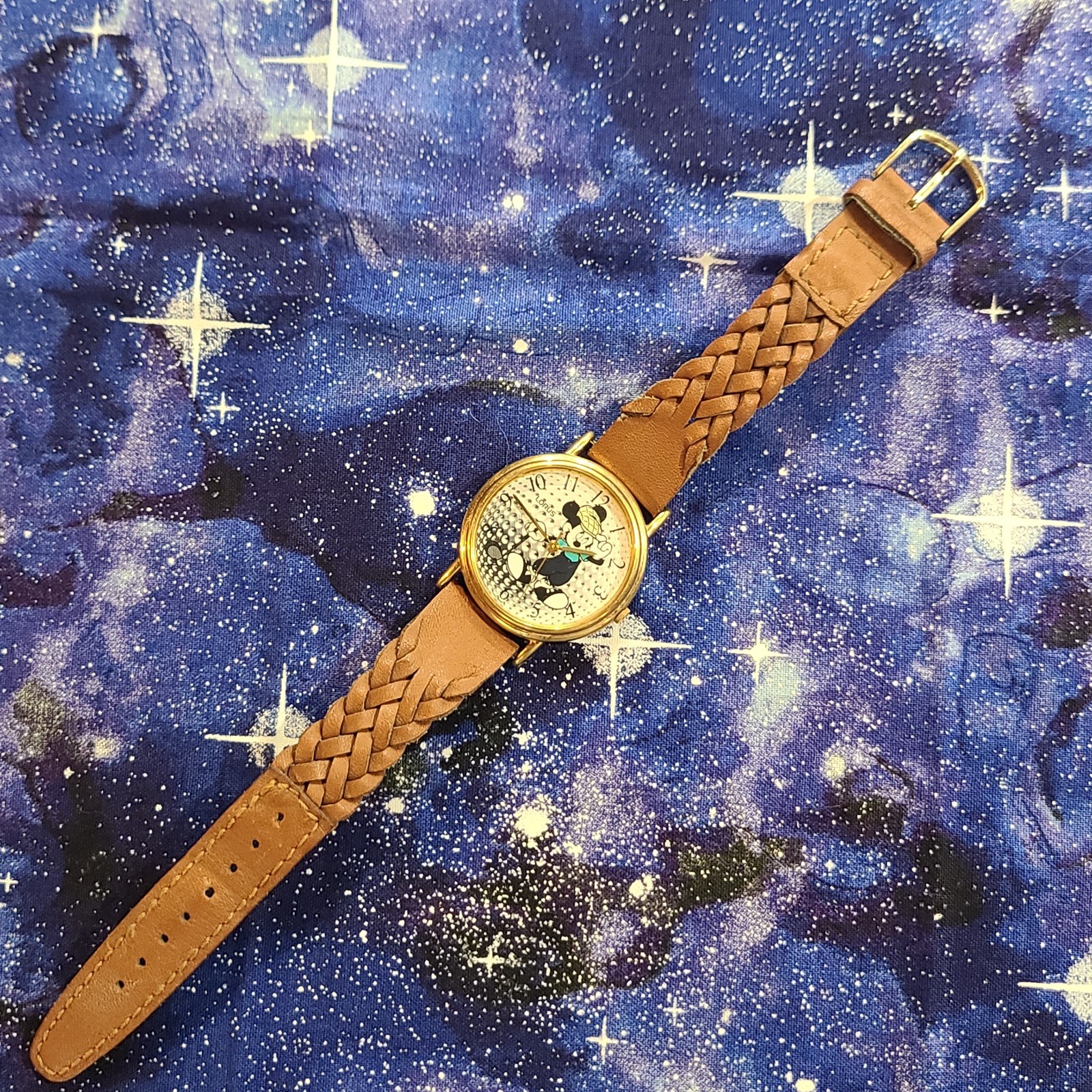 Vtg Lorus Disney Mickey Mouse Golf Watch Textured Leather Ready To Wear | Video