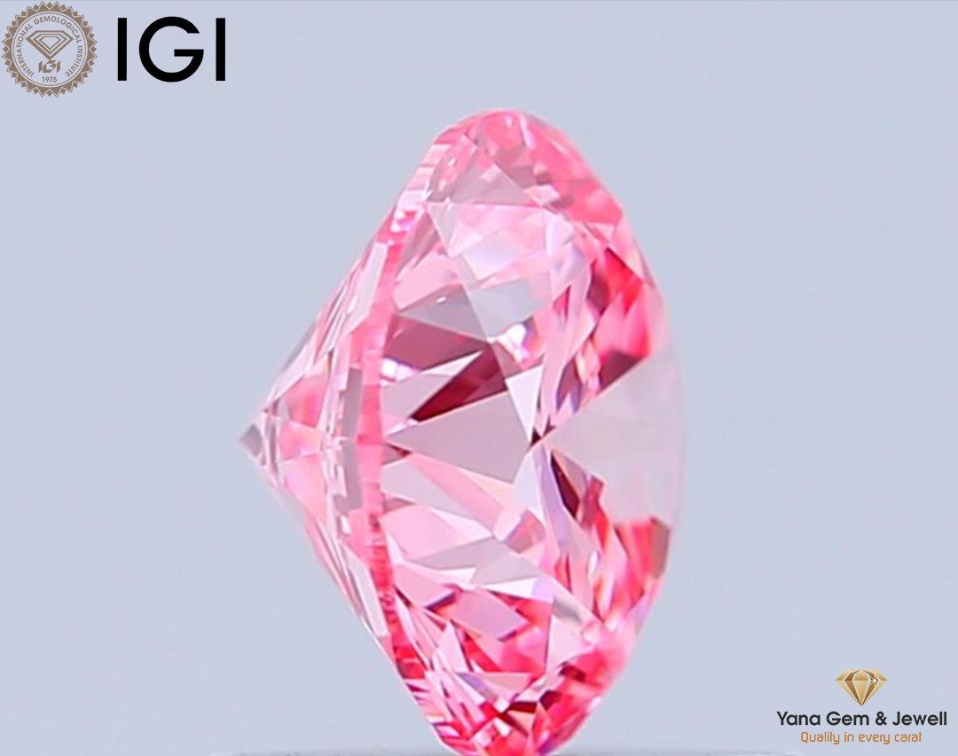 IGI Certified Vivid Pink VS1 Clarity 1.01 Carat CVD Lab Grown Round Cut Diamond