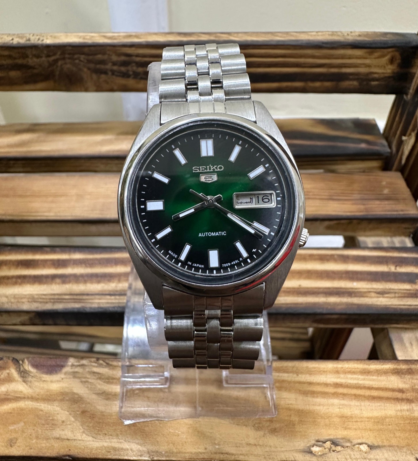 Vintage Seiko 5 Automatic 7009 SNXS Men’s Wrist Watch Day Date Japan Green Dial