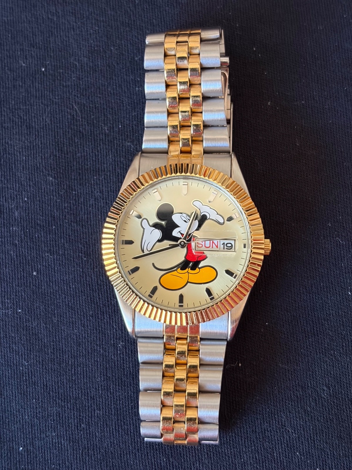 VINTAGE MICKEY MOUSE WATCH S11 MARKETING TWO TONE WORKING NEW BATTERY MC0163