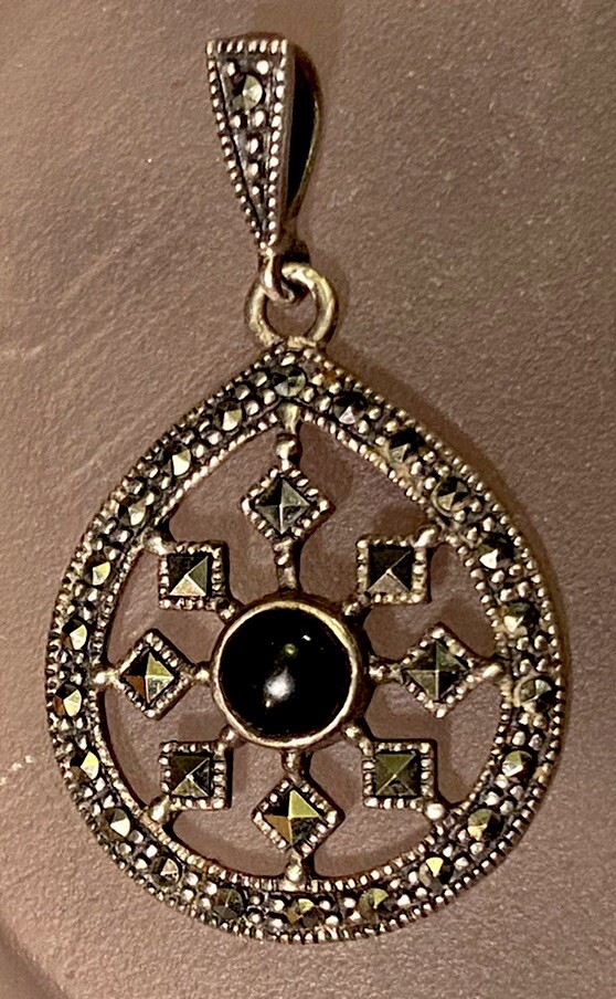 VTG .925 Marcasite Pendant 1.3” L Jet/Onyx Black Stone Thailand Sun Starburst