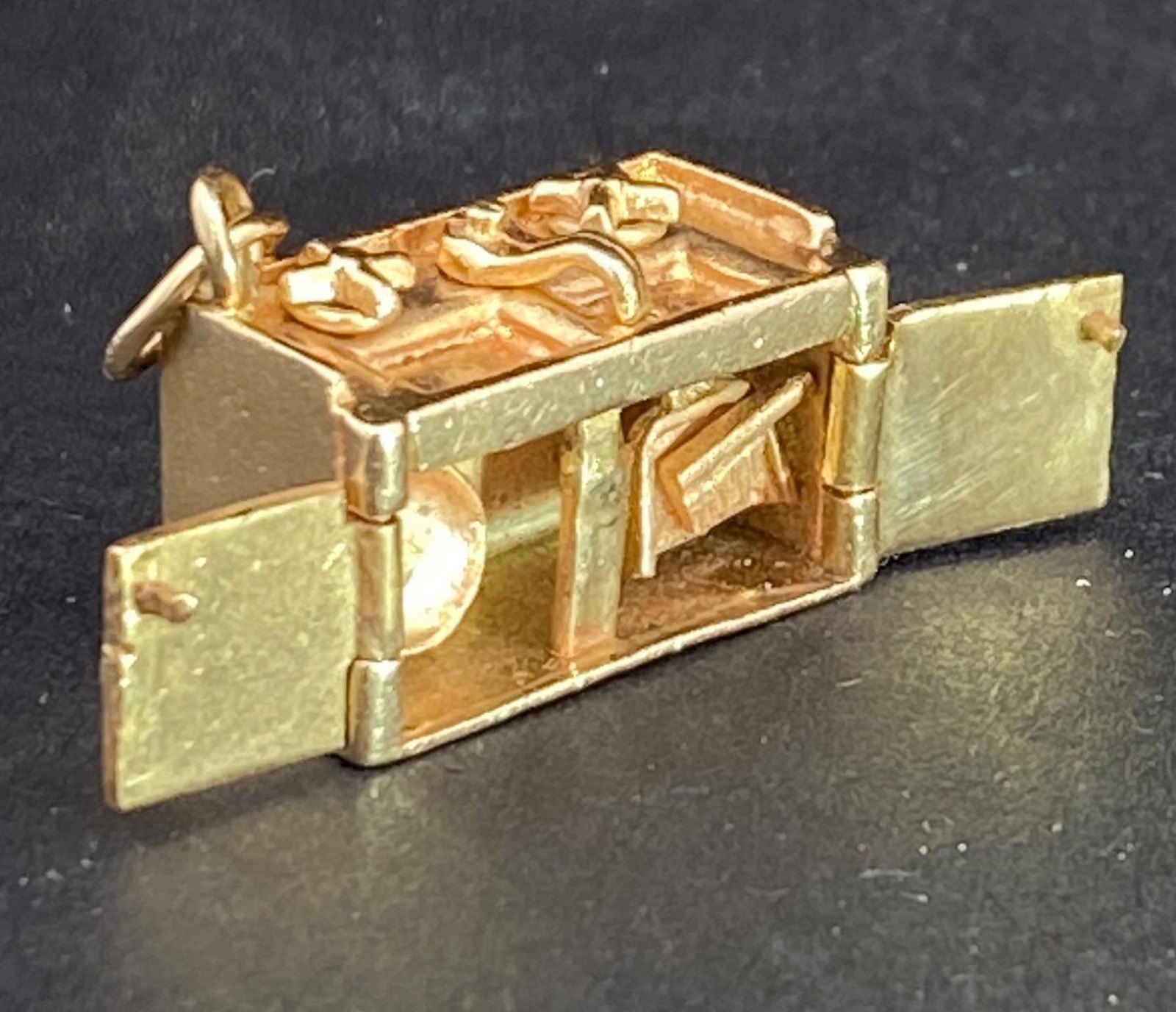 14k Yellow Gold Kitchen Sink Charm Pendant inch C163