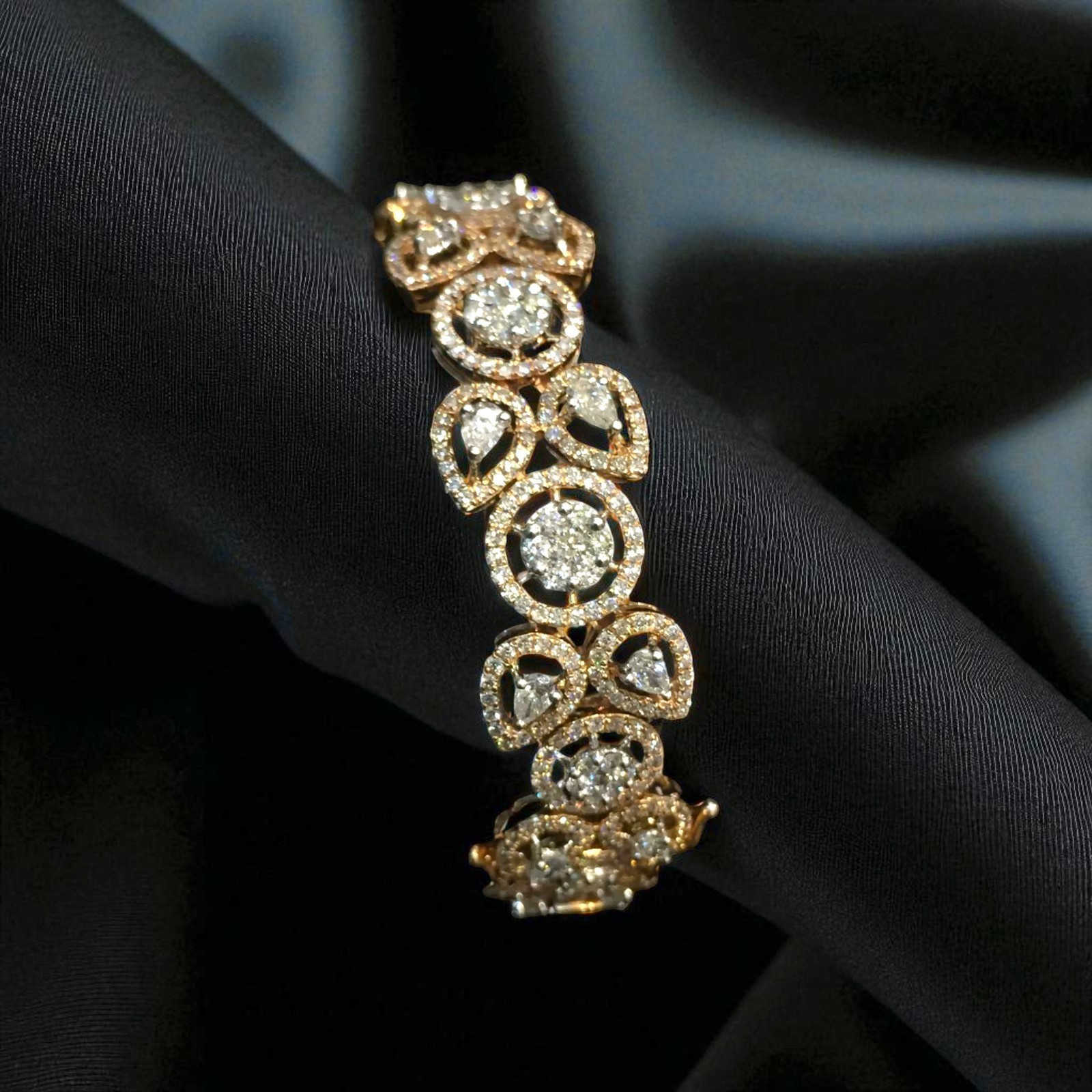 Beautiful 7.83 Cts Round Pear Shape Natural Diamond Statement Bracelet 14K Gold