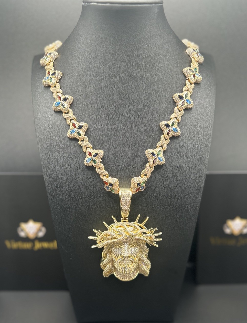 Exotic Luxury 4 Leaf Clover Gold Plated Chain with Jesus Pendant Charm