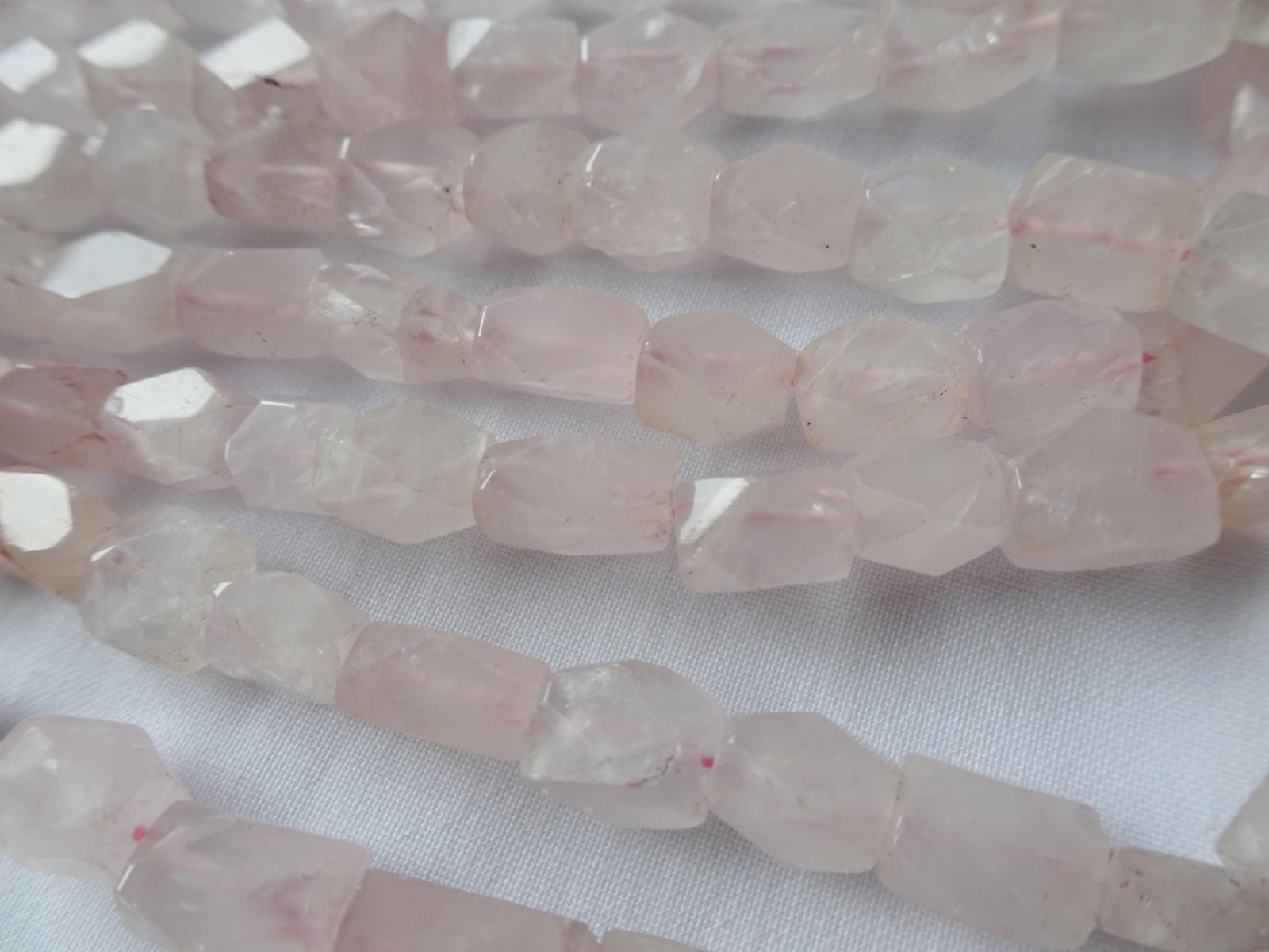 13 3/4″ Strand Natural Rose Quartz Faceted Cube 6-9mm Lng Stone Beads A385 DNG
