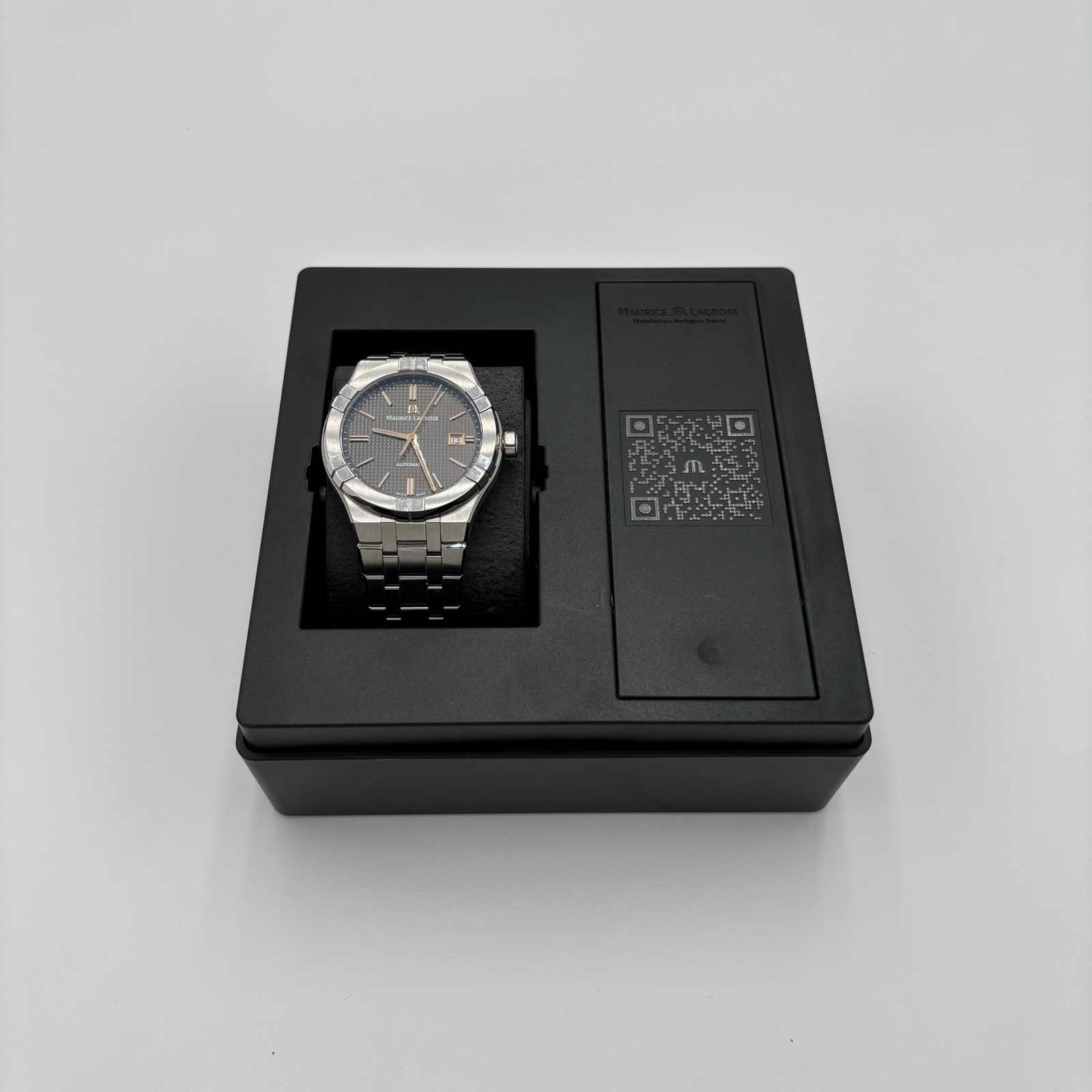 Maurice Lacroix Aikon Automatic Gents 42mm AI6008-SS001-331-1 AI6008-SS002-331-2