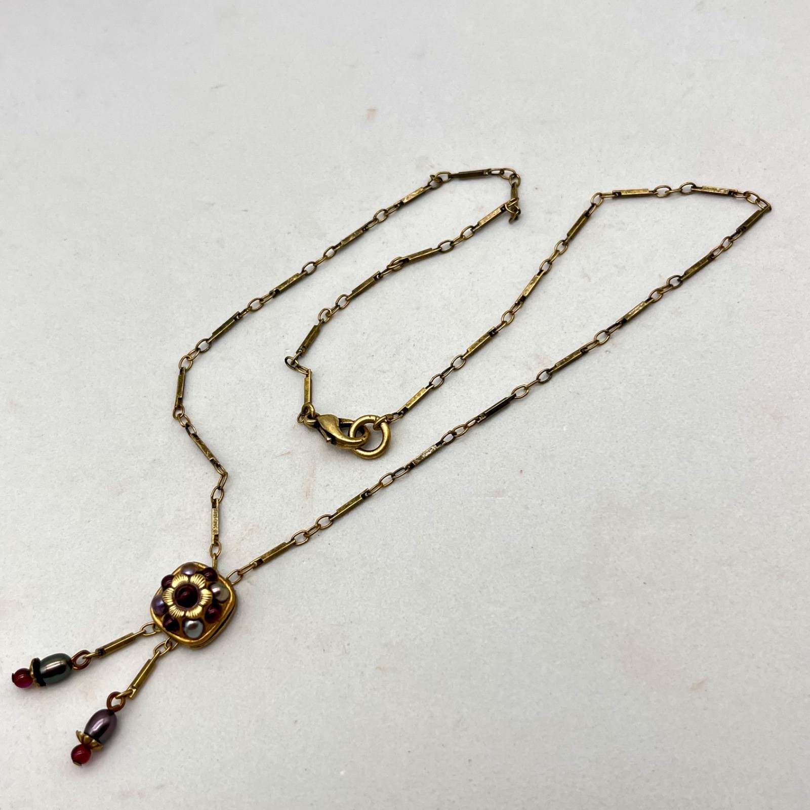 aux Lariat Necklace Victorian Revival Gold Tone Flower Pendant 16″