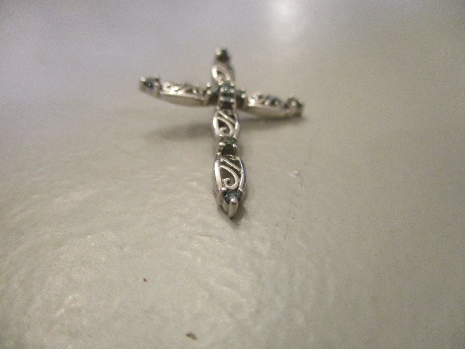 14K WHITE GOLD FILIGREE 1″ CROSS PENDANT w/10 BLUE GEMSTONES (NT FERRO)-1.22g