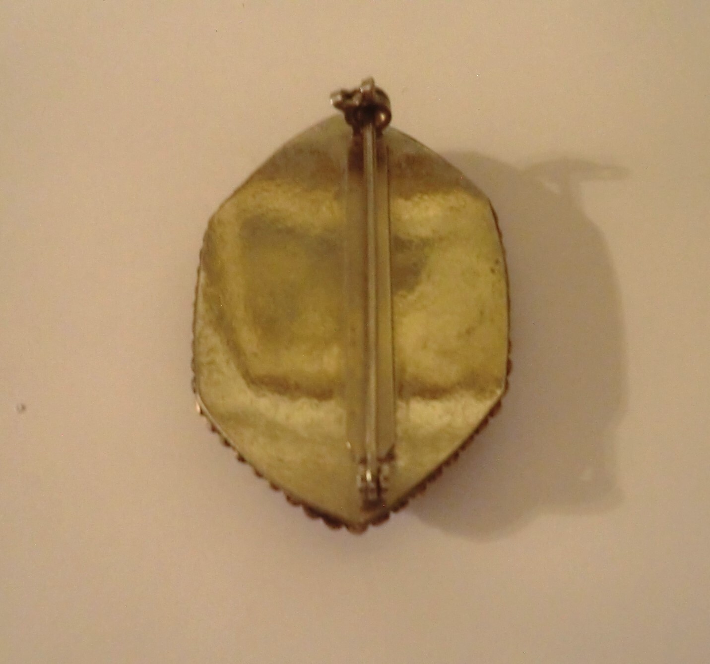 LARGE PINK BONE BROOCH WITH TAJ MAHAL- TYPE WINDOW DESIGN – HEXAGON SHAPE