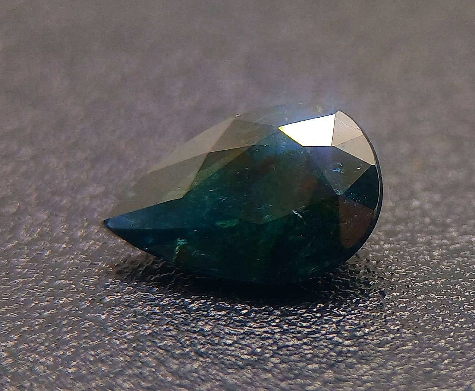 AUSTRALIAN OCEAN DEEP NAVY BLUE-Green SAPPHIRE 1.36ct Pear Tasmanian Plant Insid