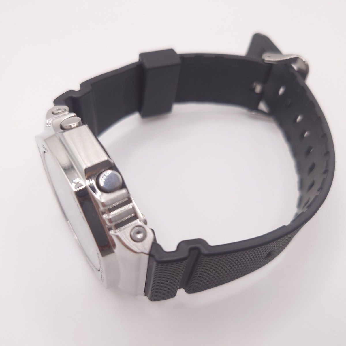 CASIO G SHOCK GM 2100 Metal bezel silver black wristwatch