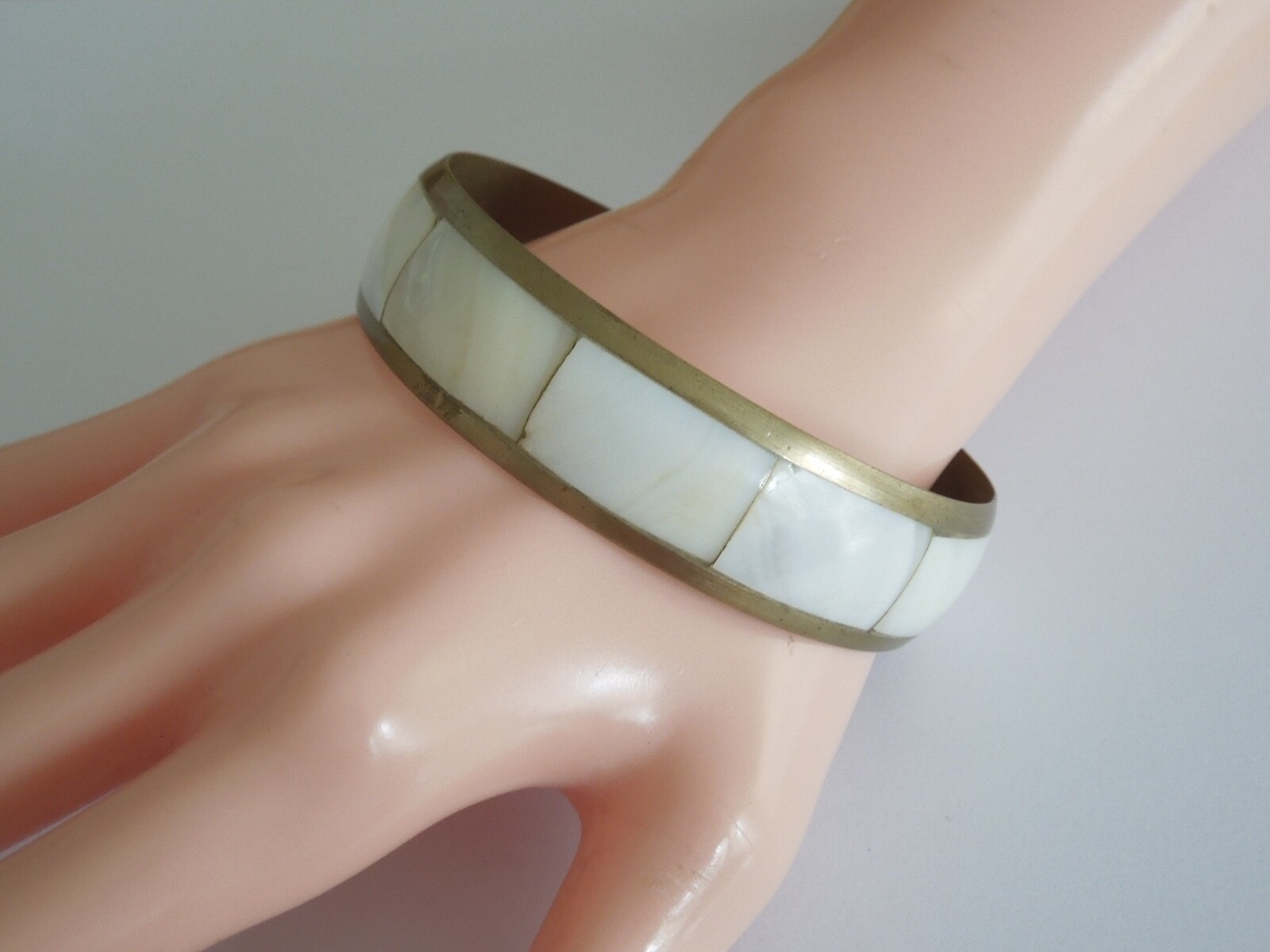 Bracelet Brass Mother Of Pearl 32.1 G/Ø 6.6 Cm/B:1.7 Cm