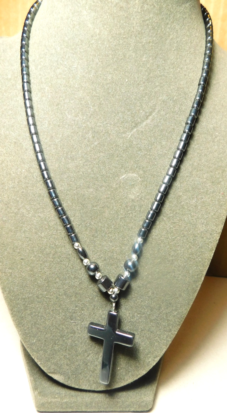 Unbranded~Hematite Metallic Luster Turn-Lock Necklace with Cross Pendant 18″