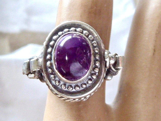 Vintage Taxco Mexico Sterling Silver Amethyst Poison Ring PILL BOX HINGED RING