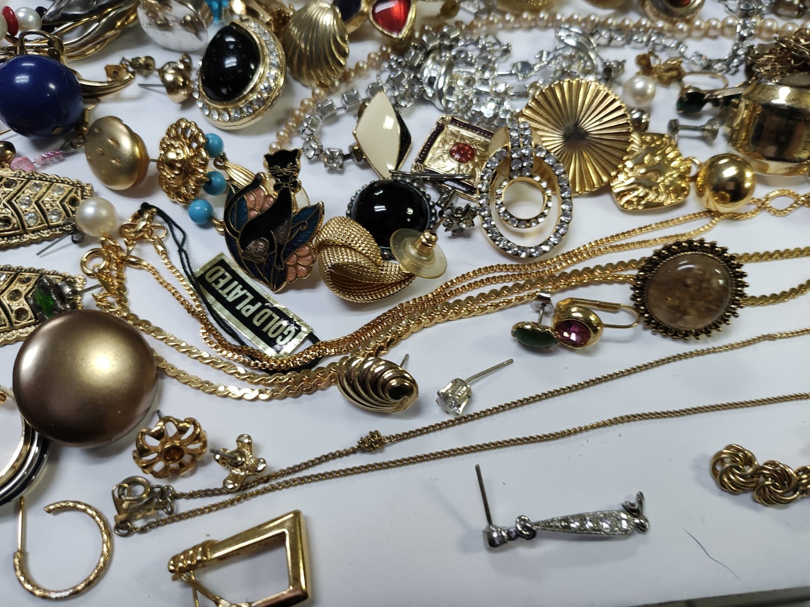 Huge Estate Junk Jewelry Lot 7lbs Earrings Screw Back Clip On Etc (Read Desc.)