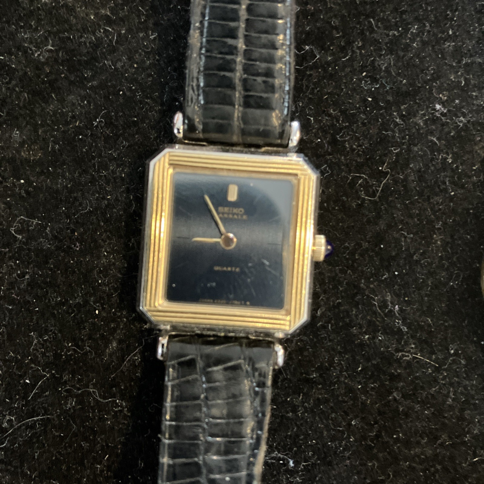 2 Ladies Lanstom’s Black Hills Gold Leaves & Seiko Lassale Watches Parts Only