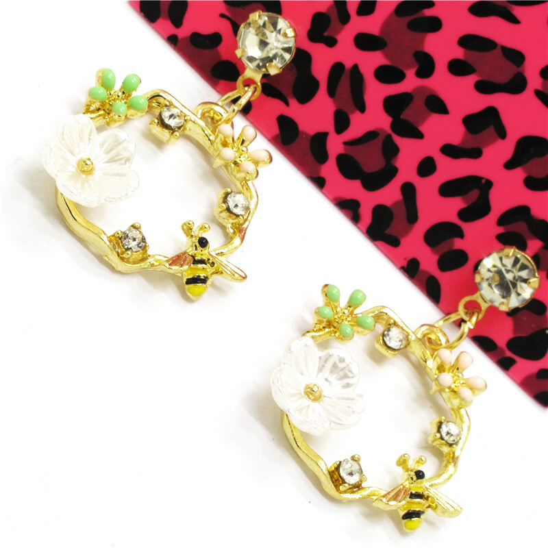 Hot Fashion Yellow Enamel Bee Honey Flower Crystal Women Stand Earrings