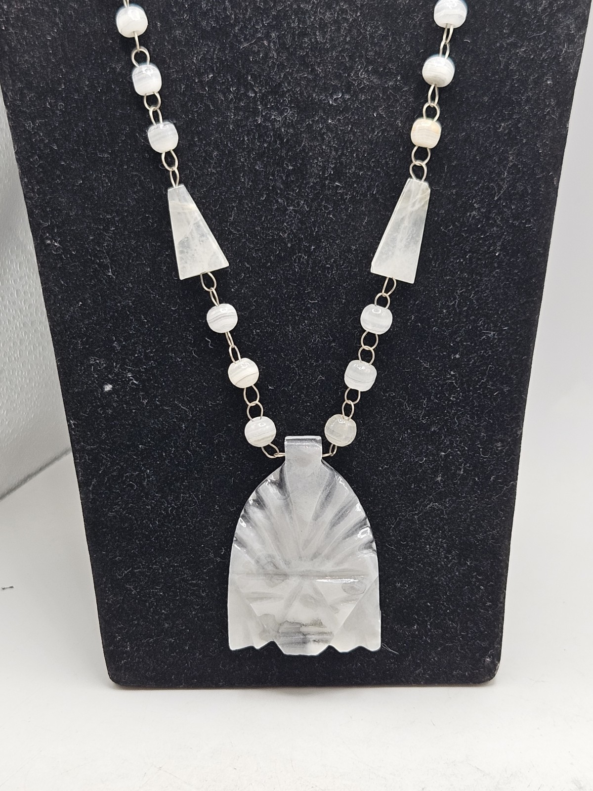 Vintage White & Gray Hand Carved Agate Tribal Face Pendant Necklace. 30″ Unsign