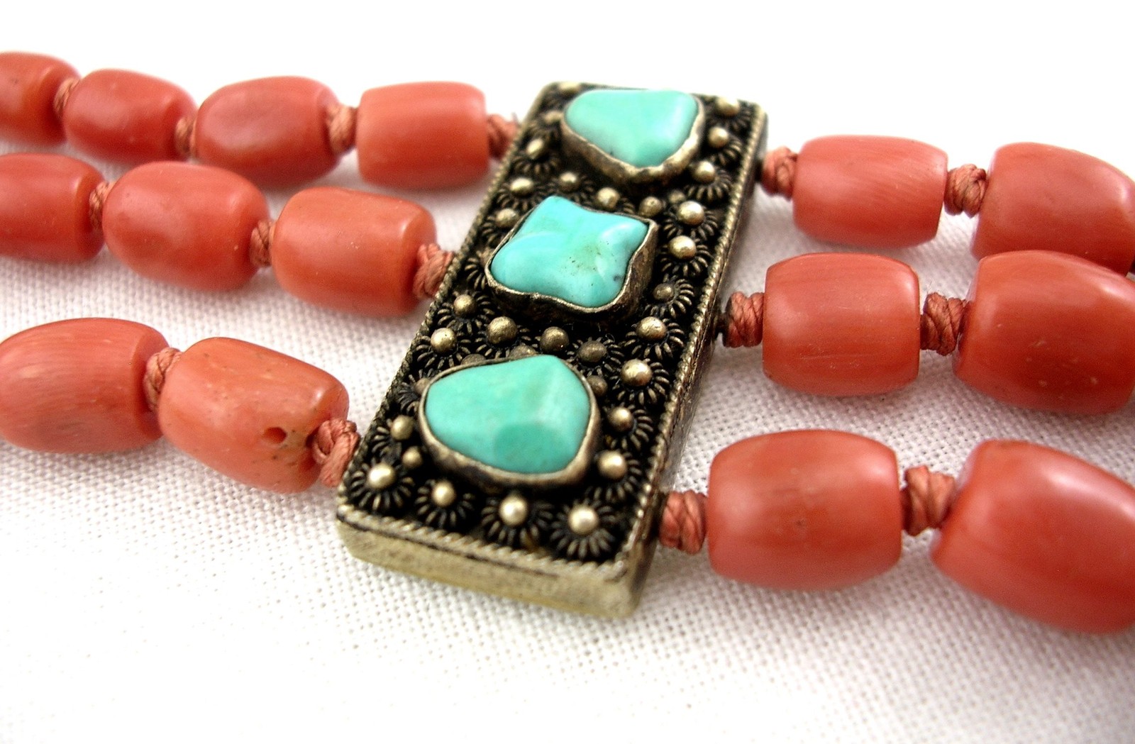 ANTIQUE TIBETAN TURQUOISE RED CORAL AND SILVER BRACELET 19 cm