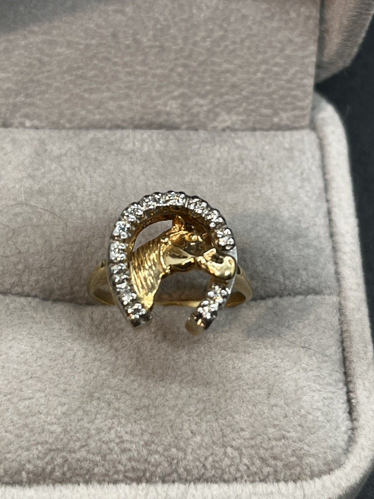 14K Yellow Gold Diamond Horse and Horseshoe Ring .12ctw Weight is 4.40 grams