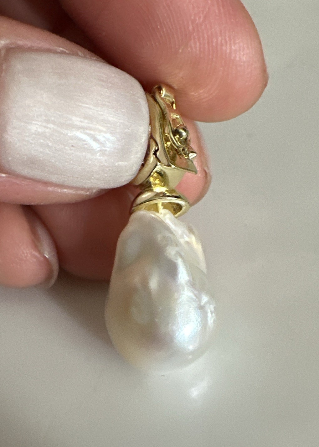 13mm Baroque Pearl Pendant With Simulated Diamond In Gold Tone Setting