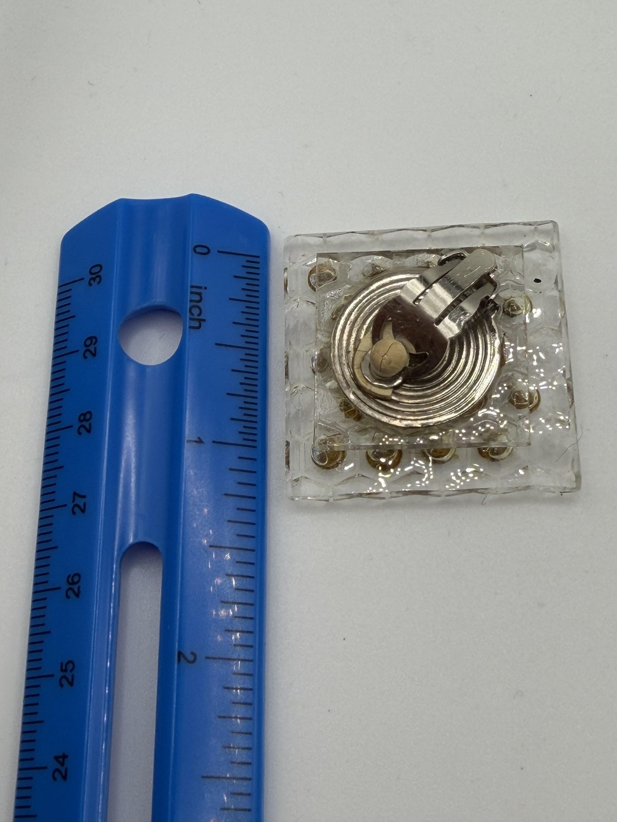 VINTAGE CLEAR RESIN RHINESTONE SQUARE CLIP-ON EARRINGS WOMENS BOLD STATEMENT