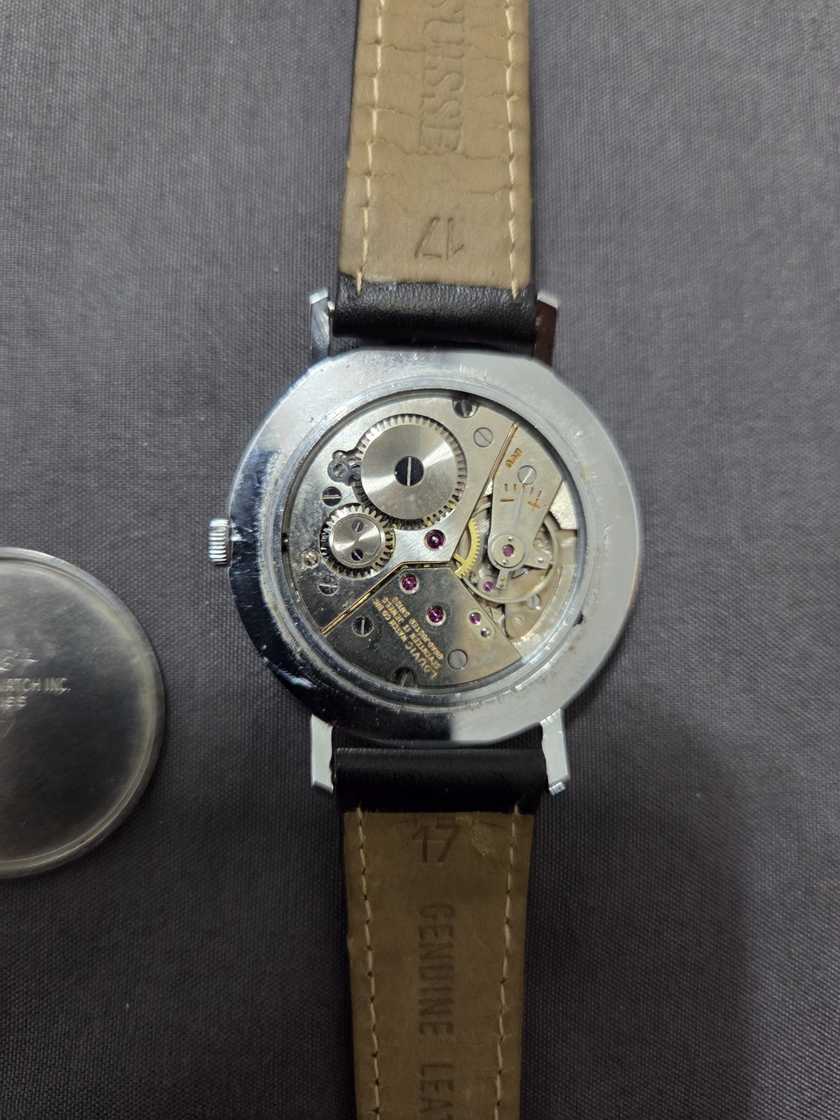 Rare 1960s Louvic De Luxe Mystery Dial 17 Jewels Swiss Mechanical Watch RUNNING