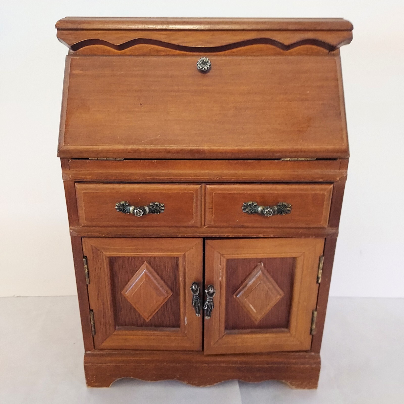 Retro Early American Look Tabletop Jewelry Box Chest 5 Compartments Diamond Door