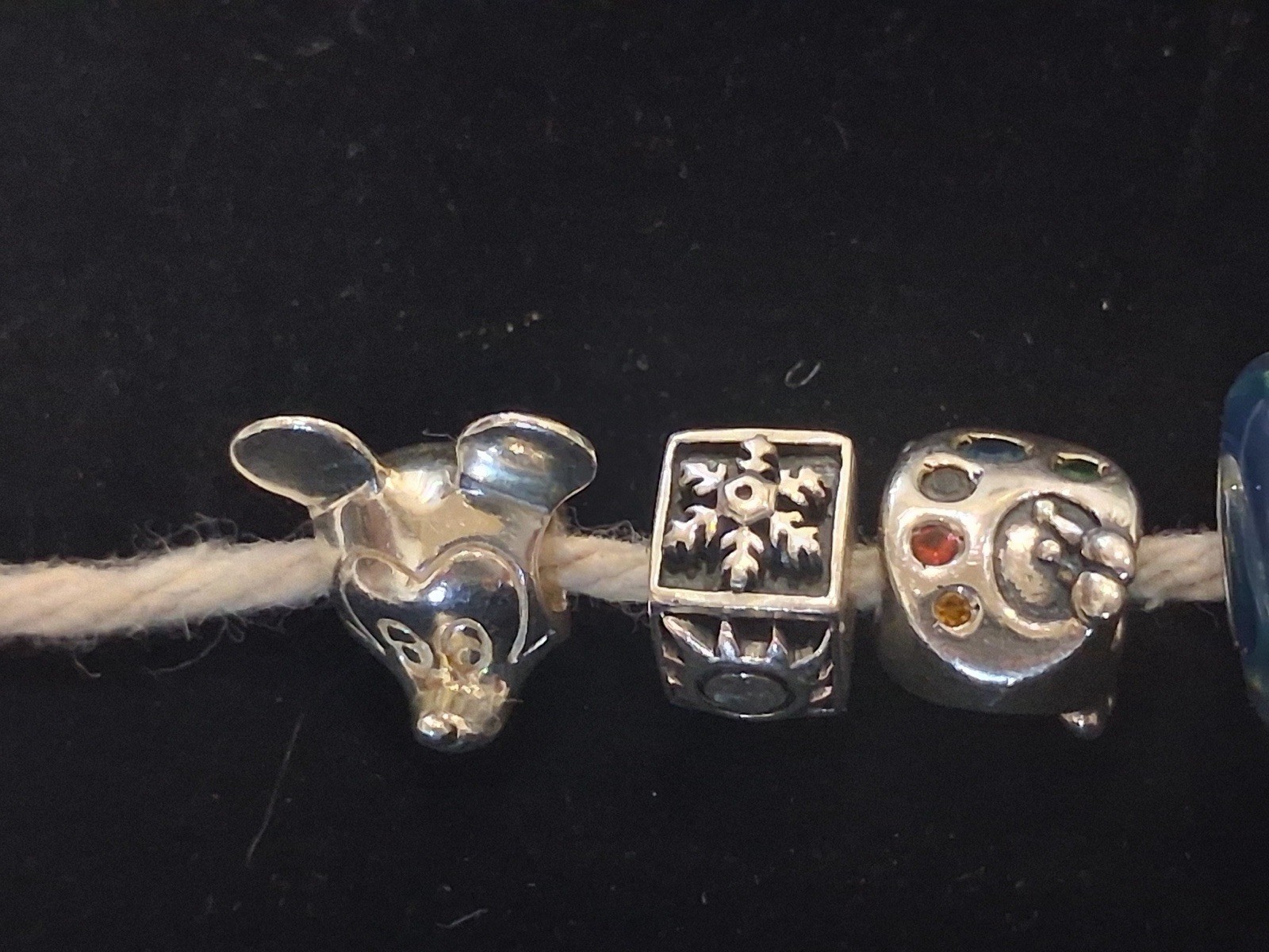 Chamilia Signed 925 Sterling silver Glass Bead And Charms Lot