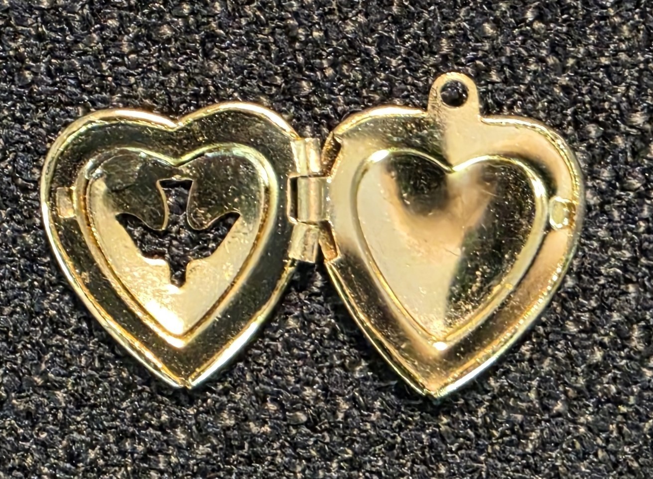 Vintage Gold Tone Heart Shaped Hinged Locket with Cutout Of A Dove