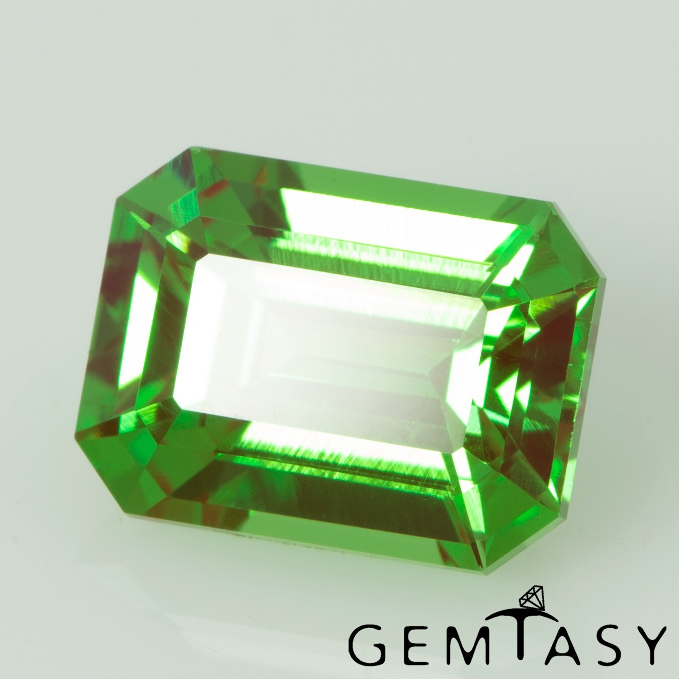 Cut stone – YAG Green-Red Czochralski (Pulled) lab grown, 8x6mm 2.04-2.49ct